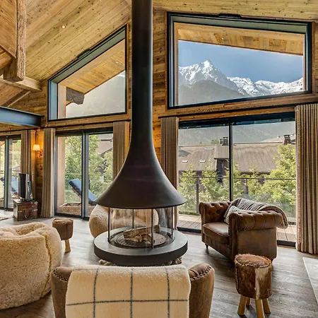 Papillon - Alpes Travel - Detached - Les Praz - Sleeps 8-10 Chalet Chamonix