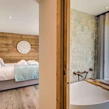Papillon, Alpes Agency, Detached Chalet, Les Praz, Sleeps 8-10 * 샤모니