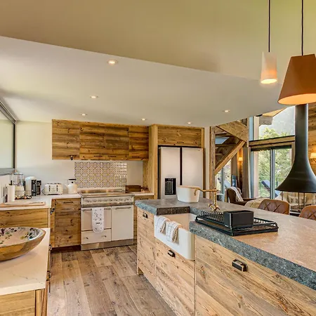 Papillon, Alpes Agency, Detached Chalet, Les Praz, Sleeps 8-10 * 샤모니