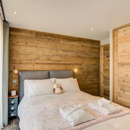 Papillon, Alpes Agency, Detached Chalet, Les Praz, Sleeps 8-10