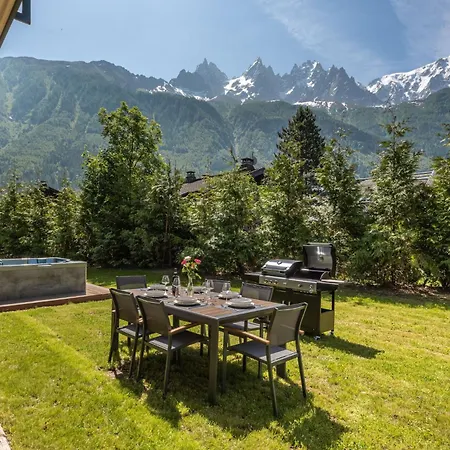 Papillon - Alpes Travel - Detached - Les Praz - Sleeps 8-10