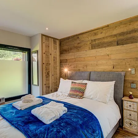 Papillon - Alpes Travel - Detached - Les Praz - Sleeps 8-10 בקתה